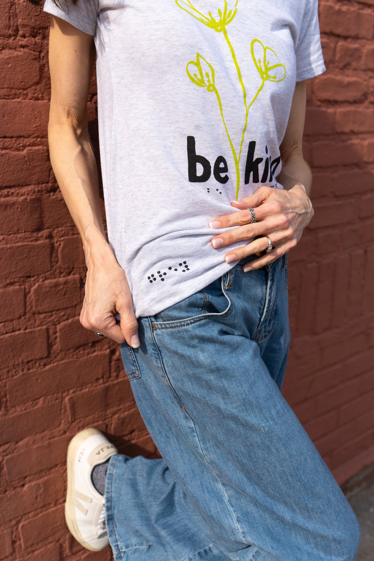 Two Blind Brothers - Womens Women's "Be Kind" Graphic Tee Grey