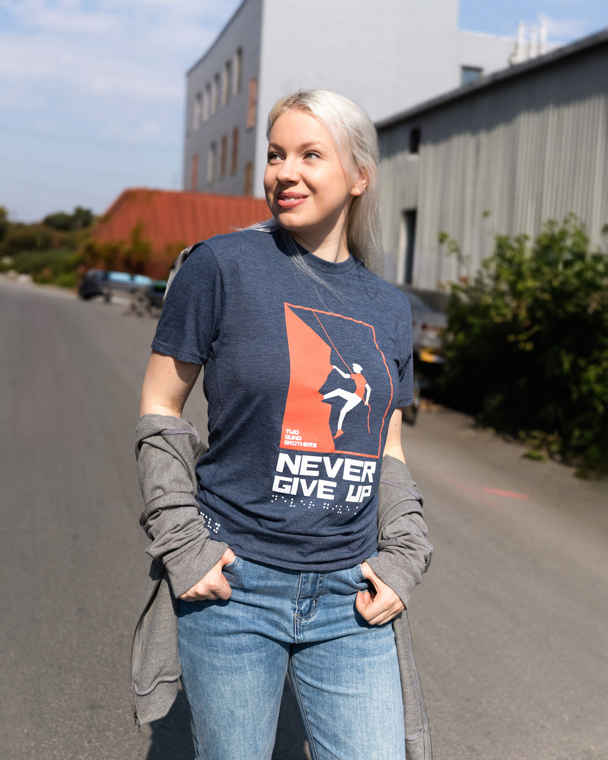 Two Blind Brothers - Womens Women's "Never Give Up" Graphic Crewneck Navy