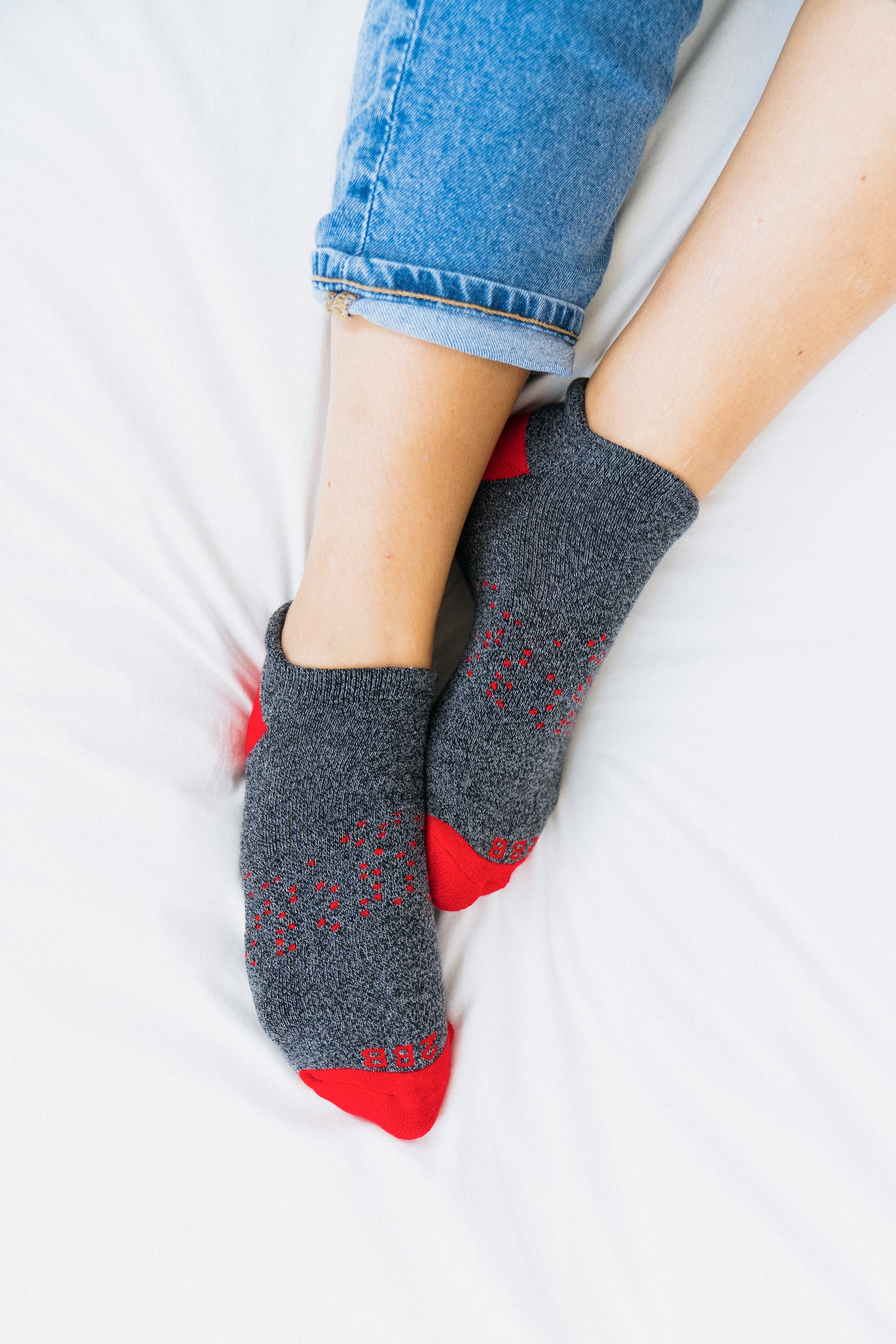Two Blind Brothers - Gift Ankle Sock Bundle (4 Pairs) Red