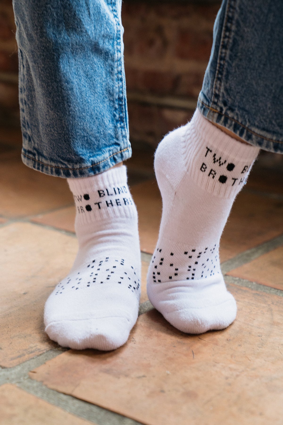 Two Blind Brothers - Gift Coolmax Quarter Socks White